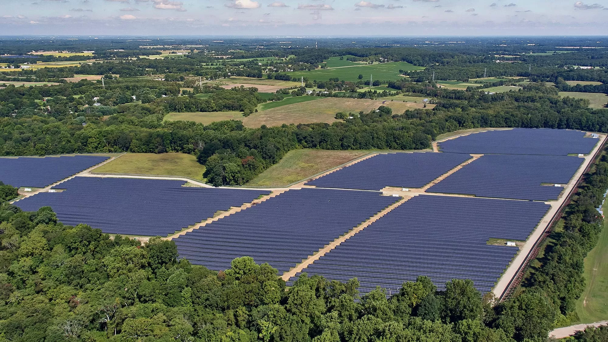 Overview of a field of solar panels